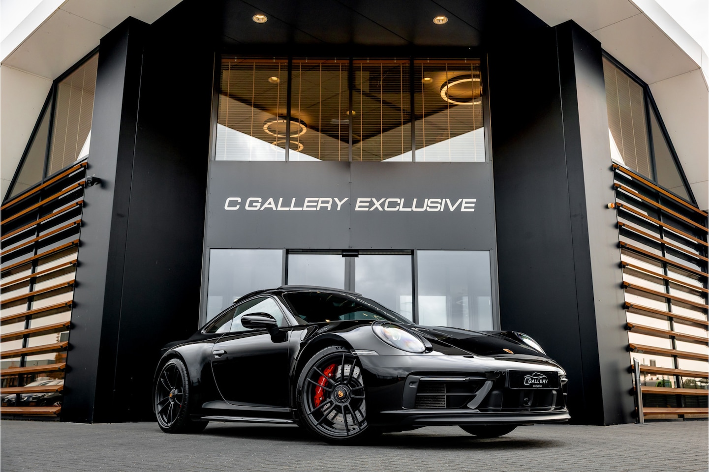 Porsche 911 - 3.0 Carrera 4 GTS - BTW | Sport Chrono + | Panorama | Bose | Alcantara - AutoWereld.nl
