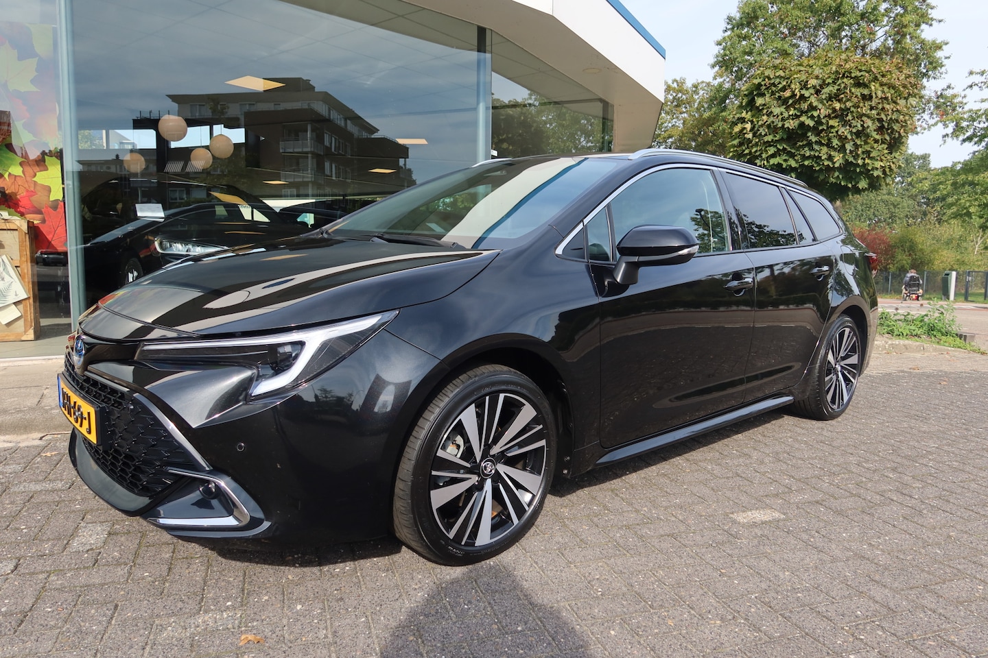 Toyota Corolla Touring Sports - Hybrid 180 Dynamic / Stoel,- Stuurverwarming, Navi I - AutoWereld.nl
