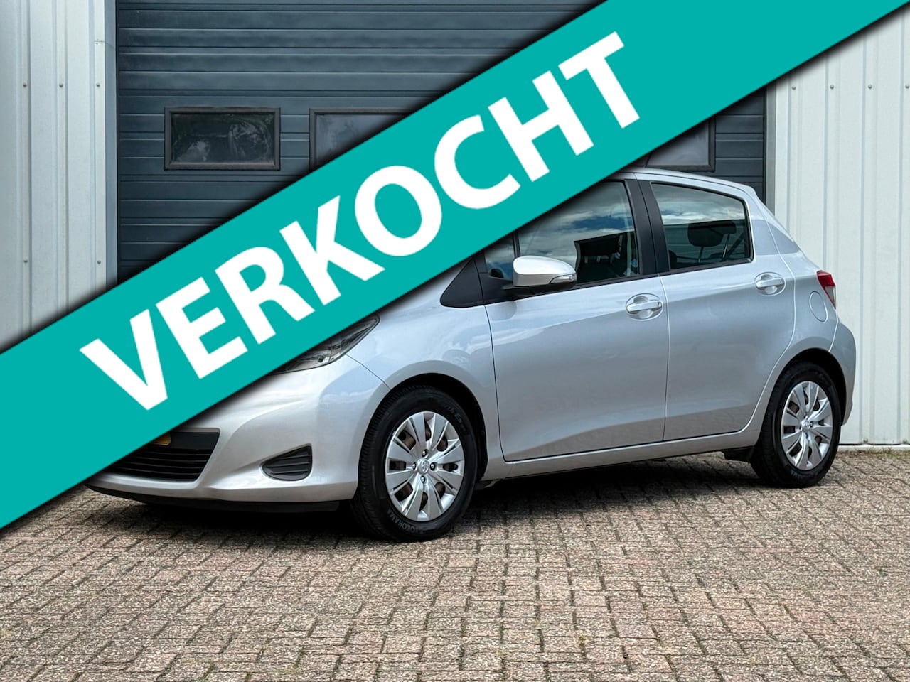 Toyota Yaris - 1.3 VVT-i Aspiration 2e EIG / CRUISE / AIRCO - AutoWereld.nl