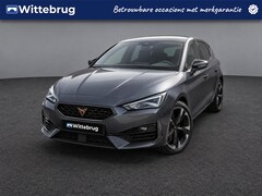 CUPRA Leon - 1.4 e-Hybrid 204pk Performance DSG Automaat / Navigatie / LM 18 inch / Parkeersensoren A /