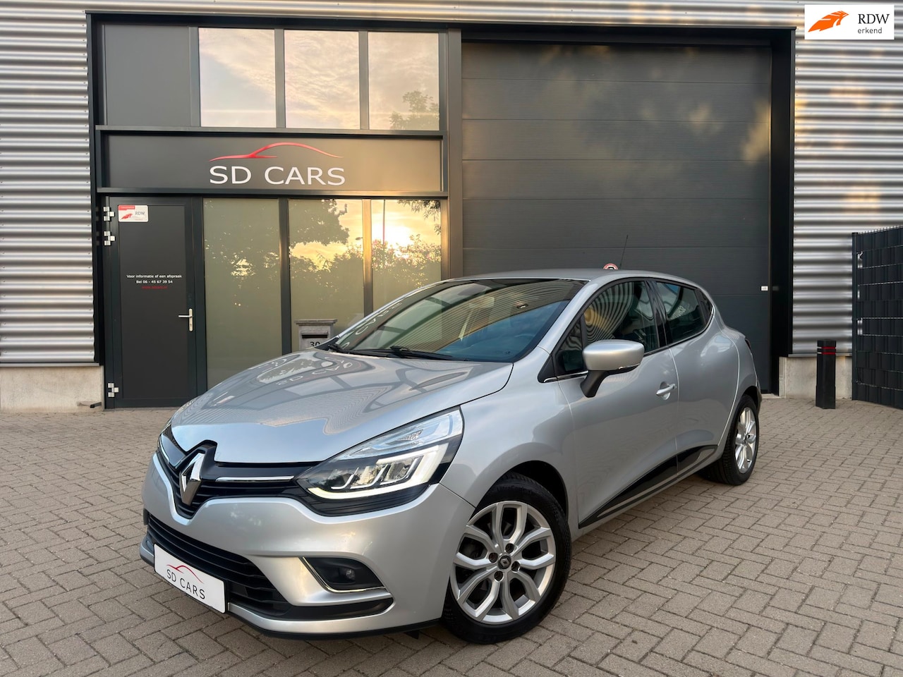 Renault Clio - 0.9 TCe Limited|Dealeronderhouden|Stoelverw|LED - AutoWereld.nl