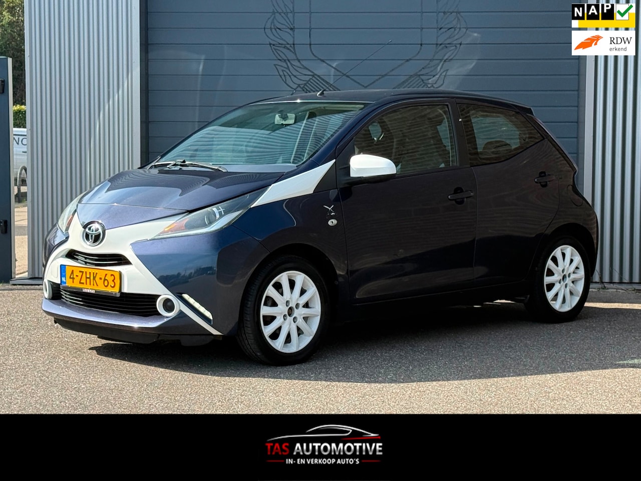 Toyota Aygo - 1.0 VVT-i x-play 5-deurs 1e EIG / AIRCO - AutoWereld.nl
