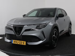 Alfa Romeo Junior - 1.2 Turbo Hybrid Ibrida Speciale Navigatie | Camera achter | Adaptieve Cruise control | St