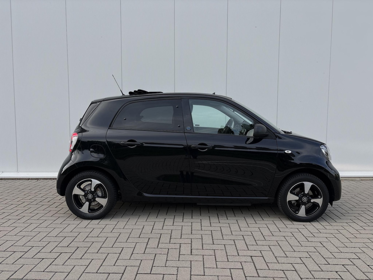 Smart Forfour - EQ 18 kWh | CABRIO | JBL Audio | nieuw model | 4x Stoelverwarming | VOL opties