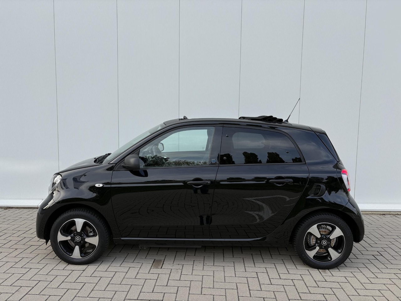 Smart Forfour - EQ 18 kWh | CABRIO | JBL Audio | nieuw model | 4x Stoelverwarming | VOL opties
