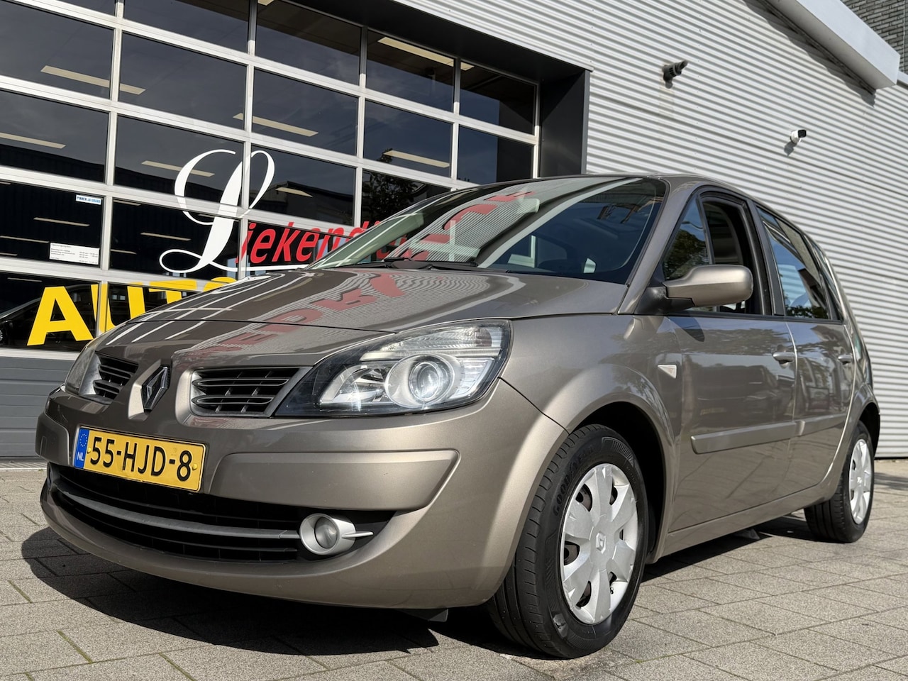 Renault Scénic - 1.6-16V Business Line Navigatie I Panorama dak I Airco I Xenon I PDC I Trekhaak - AutoWereld.nl