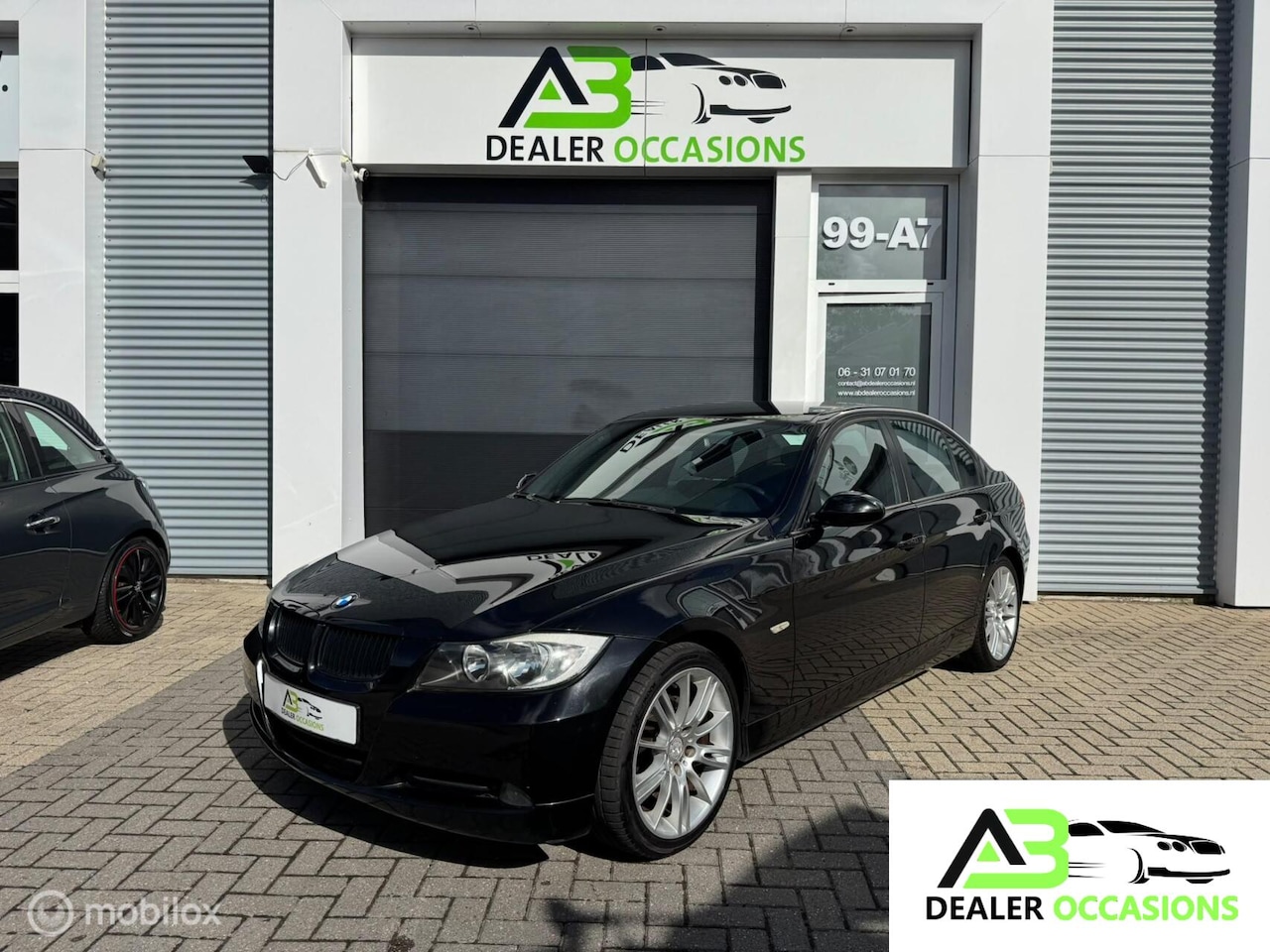 BMW 3-serie - 320i High Executive 320i High Executive,Navigatie,Cruise control,APK - AutoWereld.nl