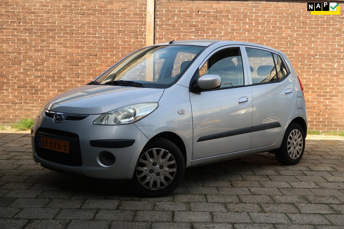 Hyundai i10 - 1.25i Dynamic *Rijklaarprijs *Automaat *Onderhouden - AutoWereld.nl