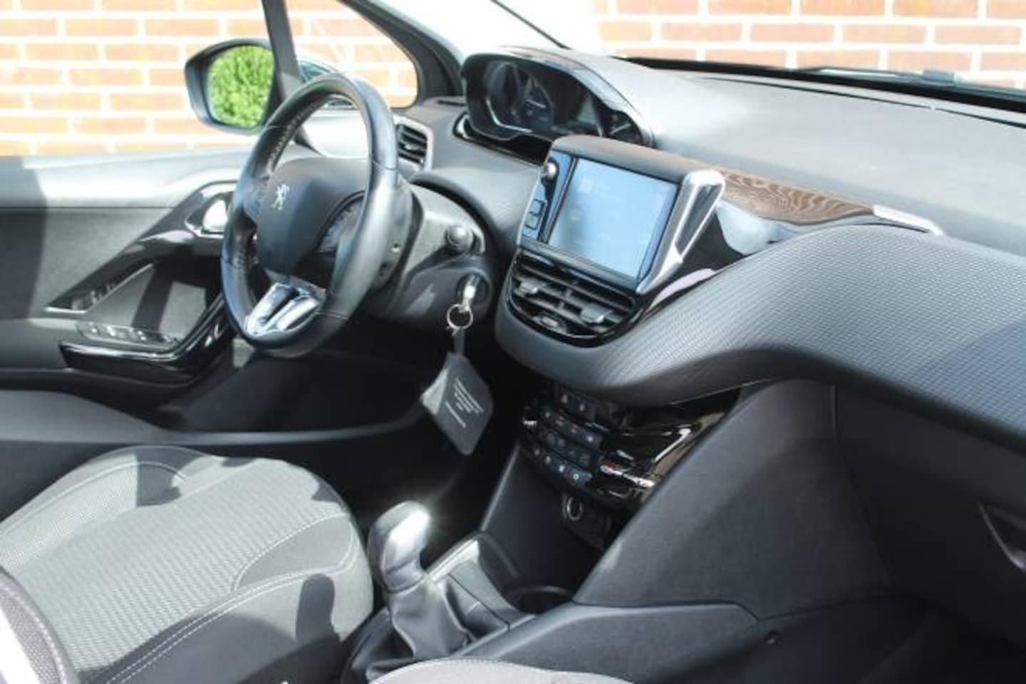 Peugeot 208 - 1.2 Puretech 110pk 5D Allure