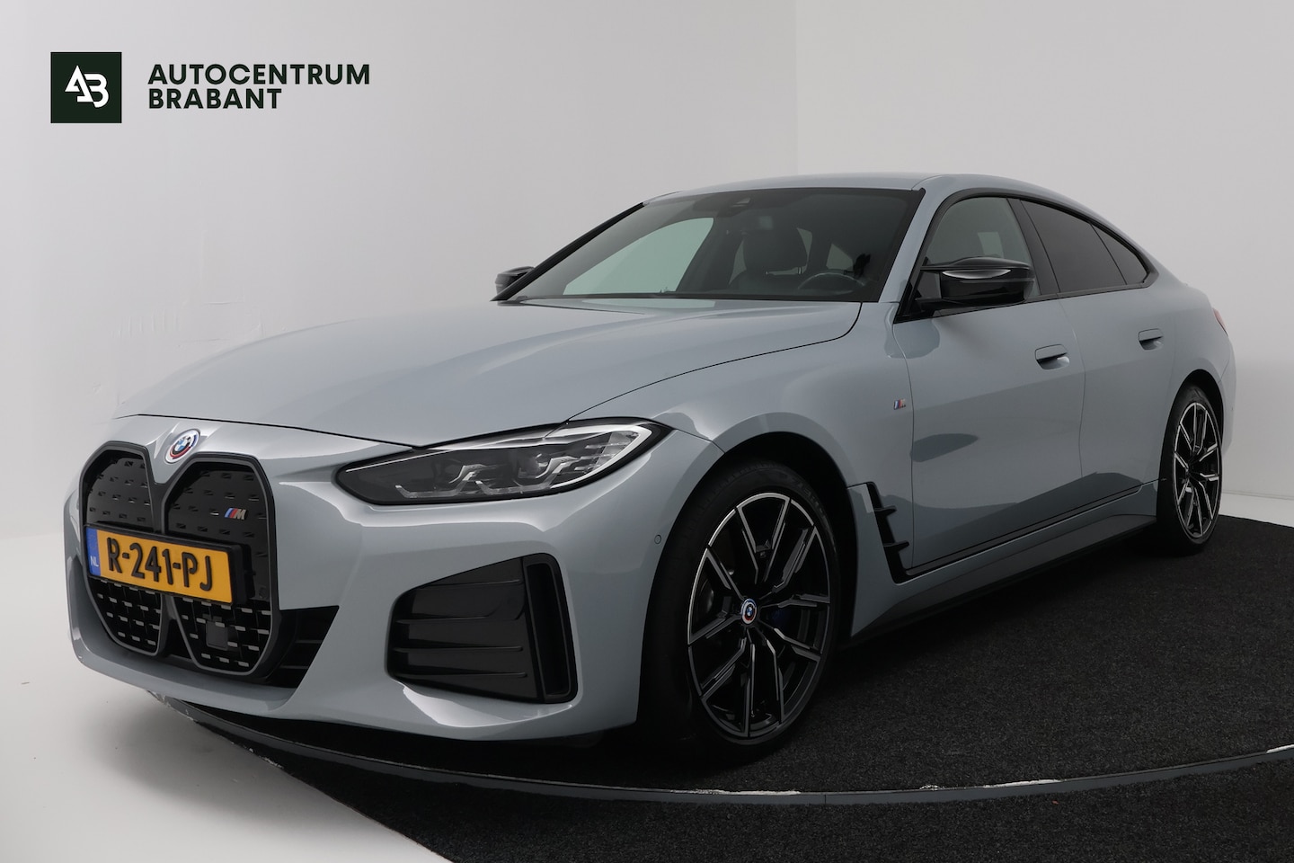 BMW i4 - M50 High Executive 84 kWh (STOELVERWARMING, H/K AUDIO, ELEKTR STOELEN, CAMERA) - AutoWereld.nl