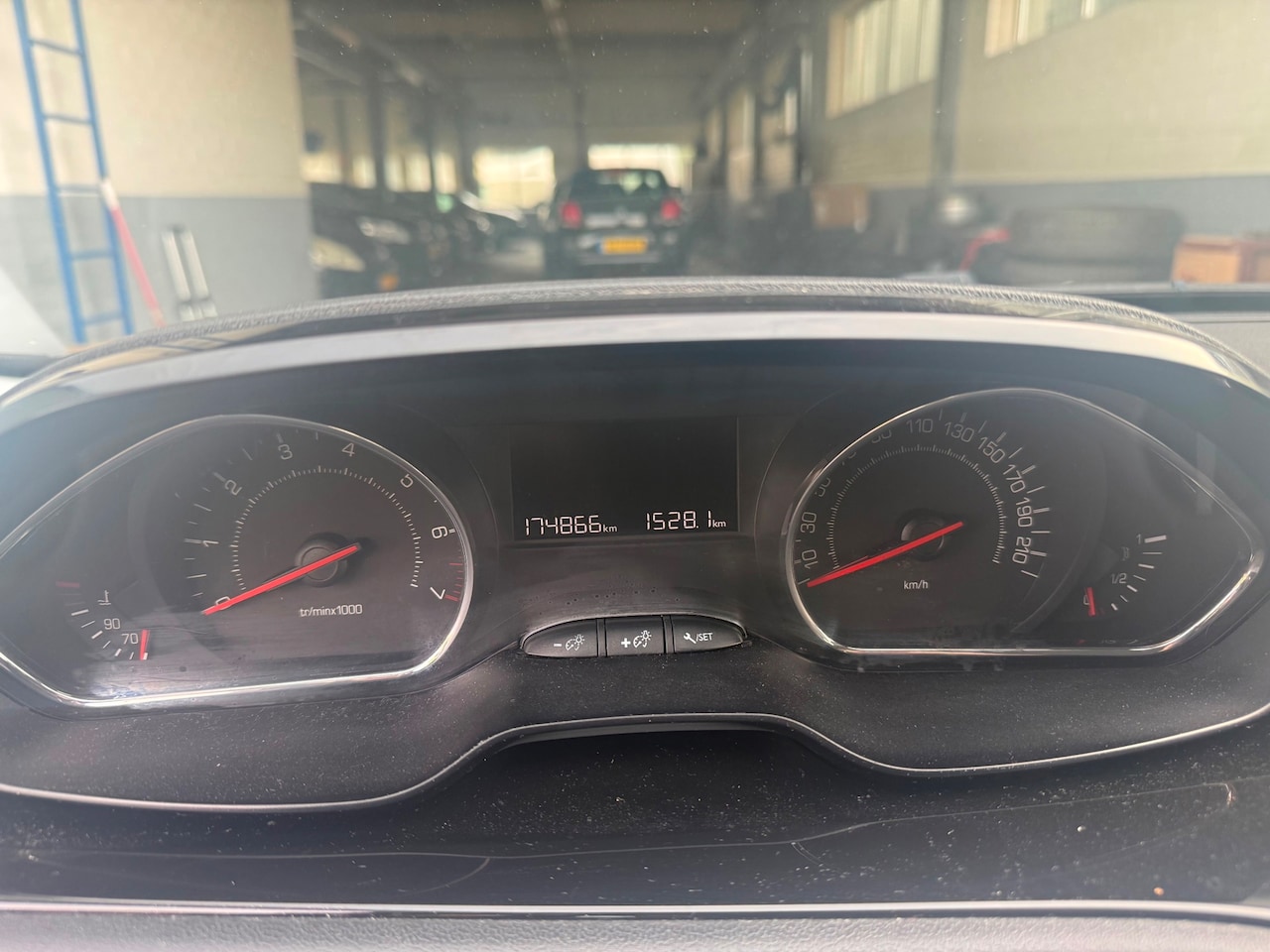 Peugeot 208 - 1.2 Vti Active 1.2 VTi Active - AutoWereld.nl