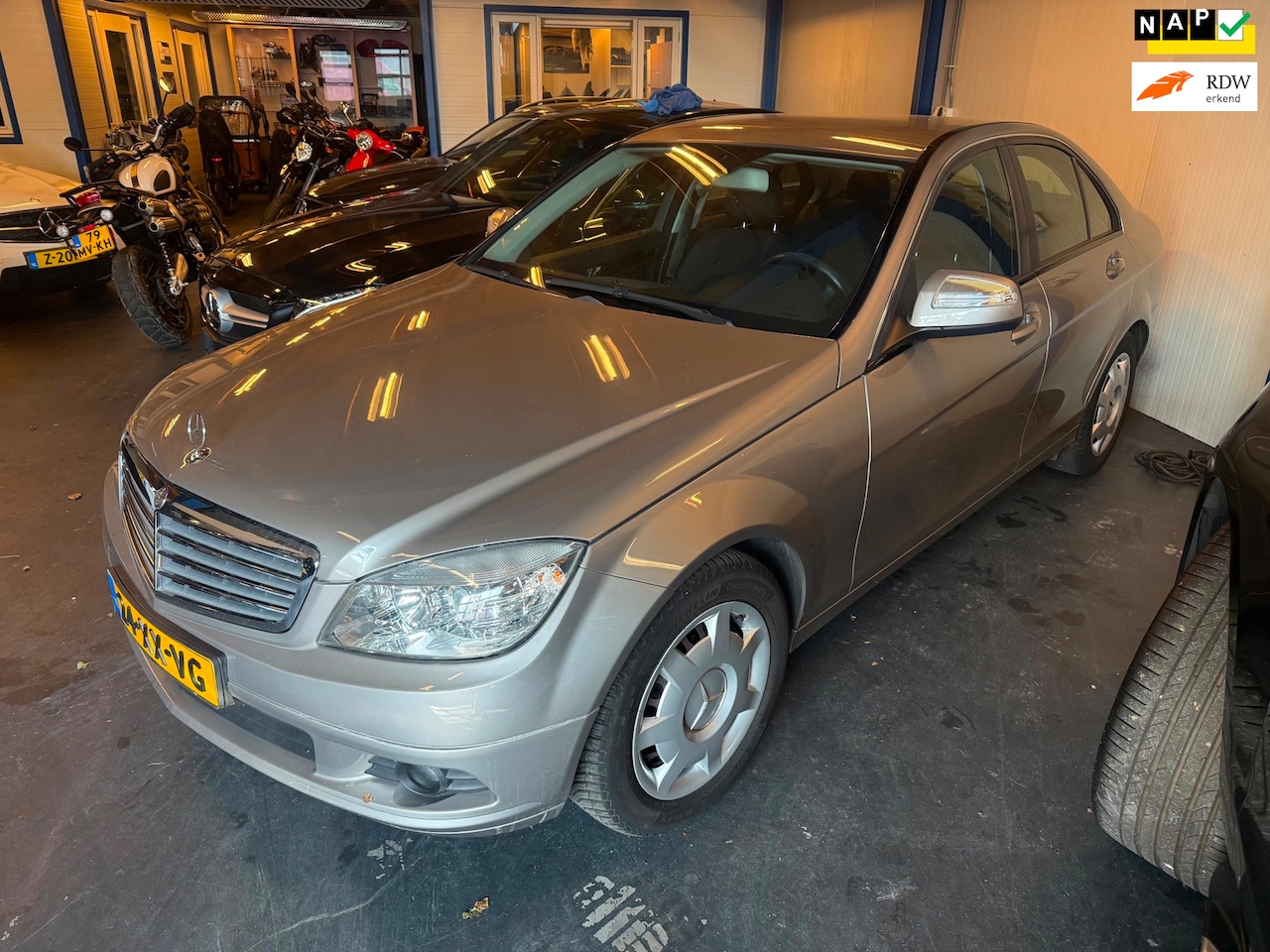 Mercedes-Benz C-klasse - 180 k automaat airco cruise - AutoWereld.nl