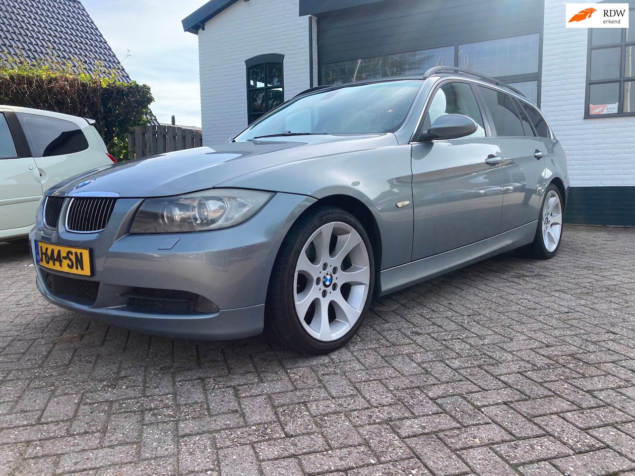 BMW 3-serie Touring - 325i Executive bomvolle auto, Panodak cruise, clima, Leer, i drive, bj 2005 - AutoWereld.nl