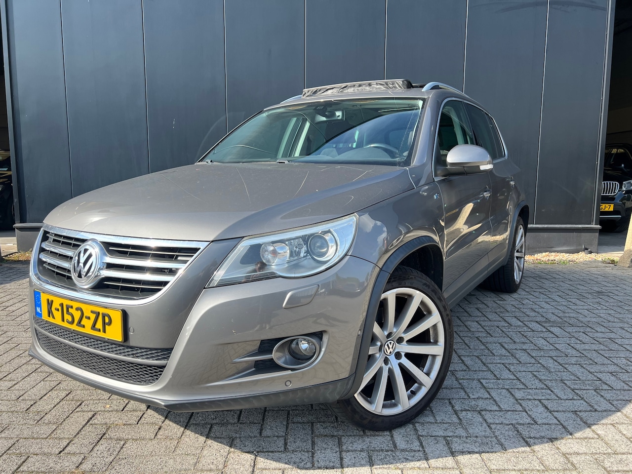 Volkswagen Tiguan - 2.0 TSI Sport 4Motion R-Line! Aut/Panodak - AutoWereld.nl