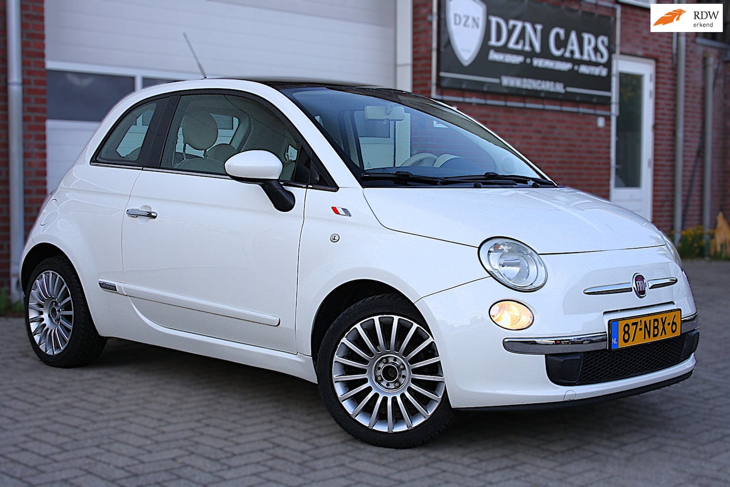 Fiat 500 - 1.2 Lounge Automaat |Airco|Pano|16” LMvelgen|Nw grote beurt - AutoWereld.nl