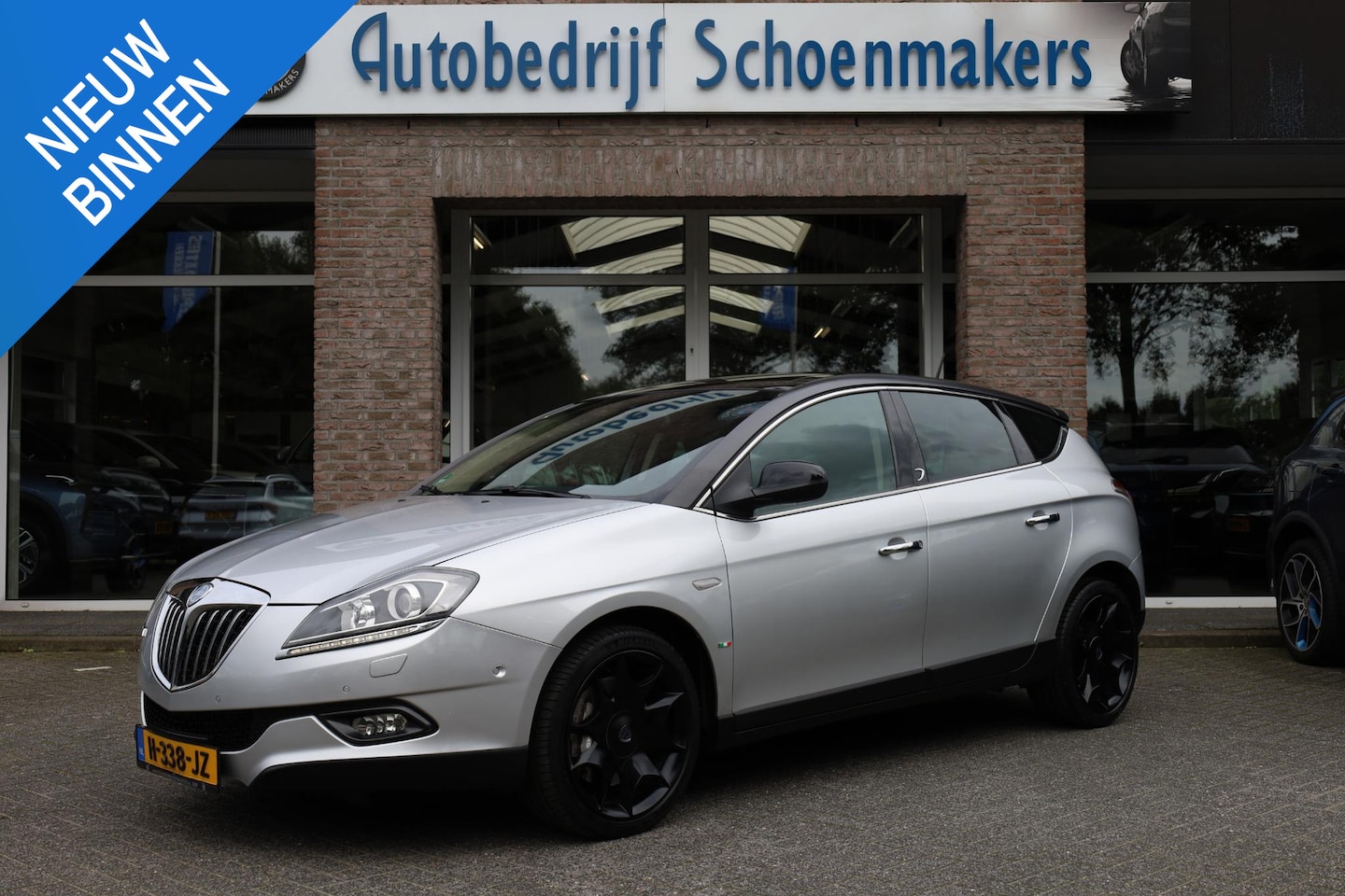 Lancia Delta - 1.8-16V Di Platinum PANO LEER 2xPDC 18"LMV AUTOMAAT CRUISE CLIMA ENZ! - AutoWereld.nl