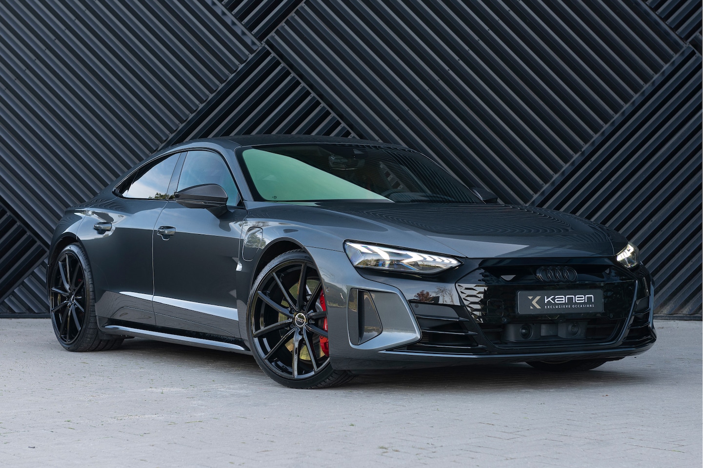 Audi e-tron GT - RS quattro 93 kWh ACC Carbondak RS Seats B&O Massage Laser Nachtz. HUD 360 4WS - AutoWereld.nl