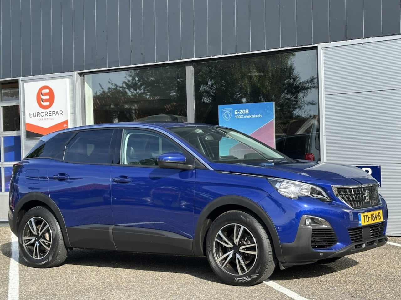 Peugeot 3008 - 1.2 PureTech 130pk S&S Blue Lease Executive - AutoWereld.nl