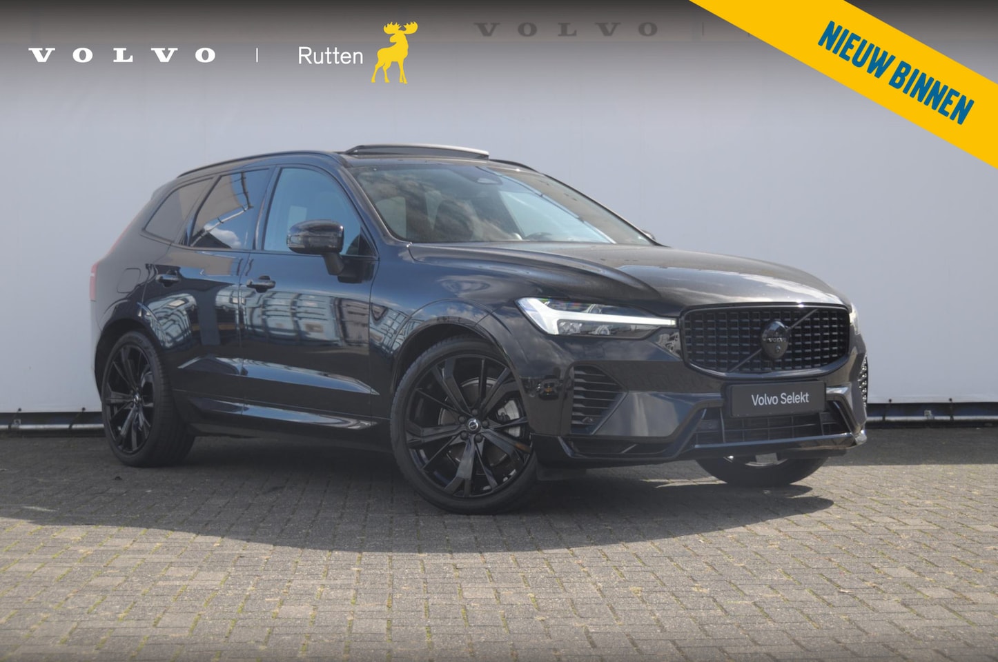 Volvo XC60 - T6 350pk Automaat Plug-in AWD Ultra Black Edition Luchtvering/ Bowers & Wilkins/ Leder das - AutoWereld.nl
