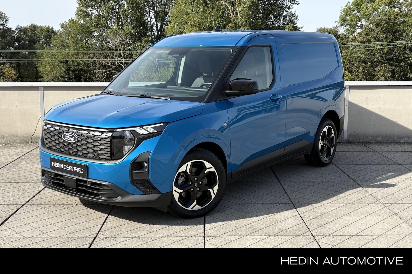 Ford Transit Courier - E-Transit Limited 44 kWh - AutoWereld.nl