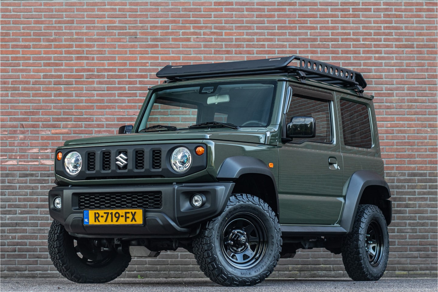 Suzuki Jimny - 1.5 Allgrip Stijl, Stoelverwarming, Carplay, Full LED, Climate control, DAB+, Navigatie, L - AutoWereld.nl
