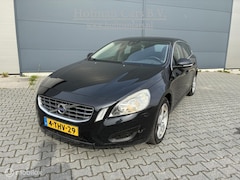 Volvo V60 - 2.0 D3 Kinetic | 347.422 km | Diesel | Zwart