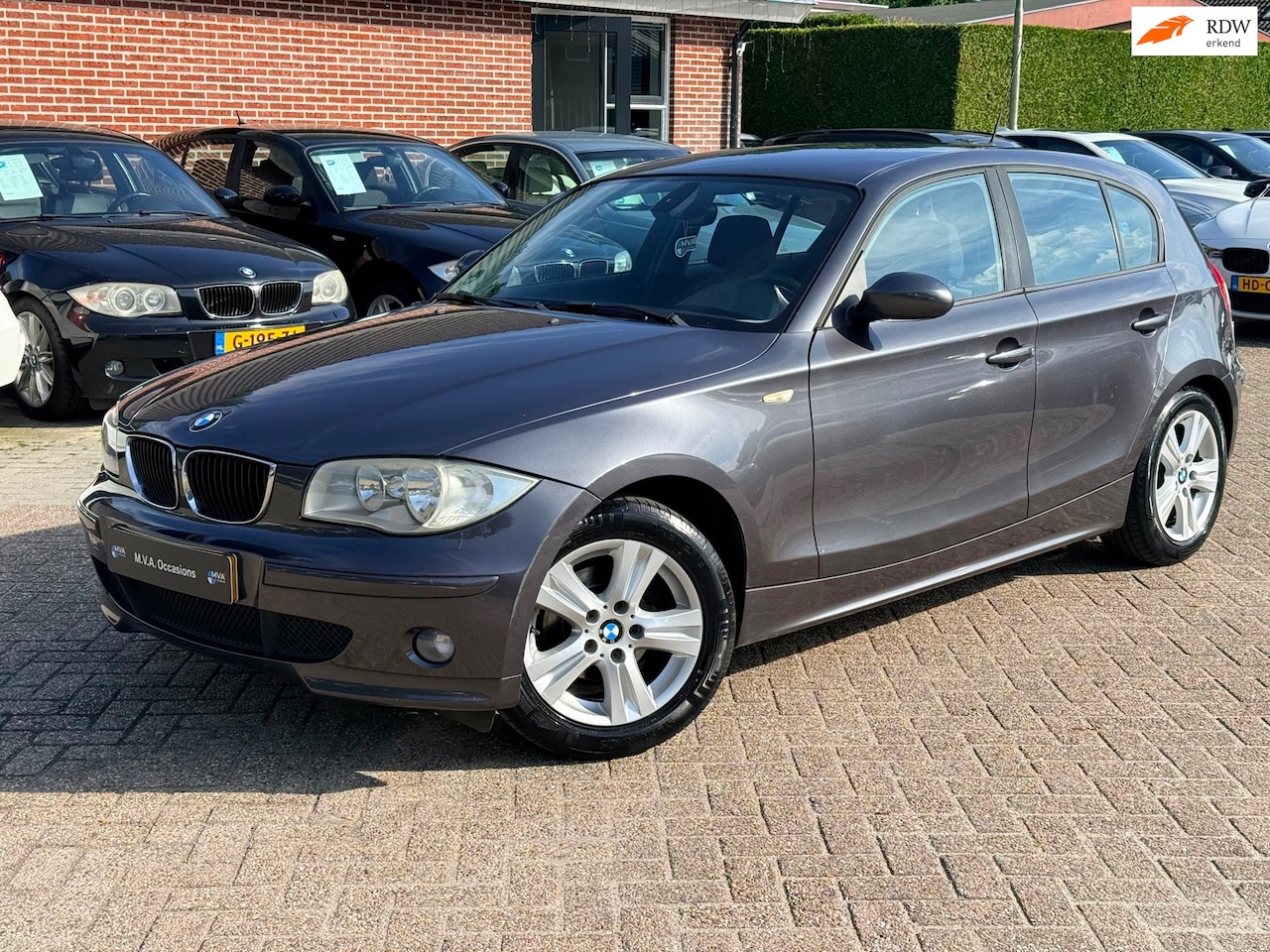BMW 1-serie - 116i High Executive|INRUIL KOOPJE!!|Climate control|Cruise control|MF stuurwiel... - AutoWereld.nl