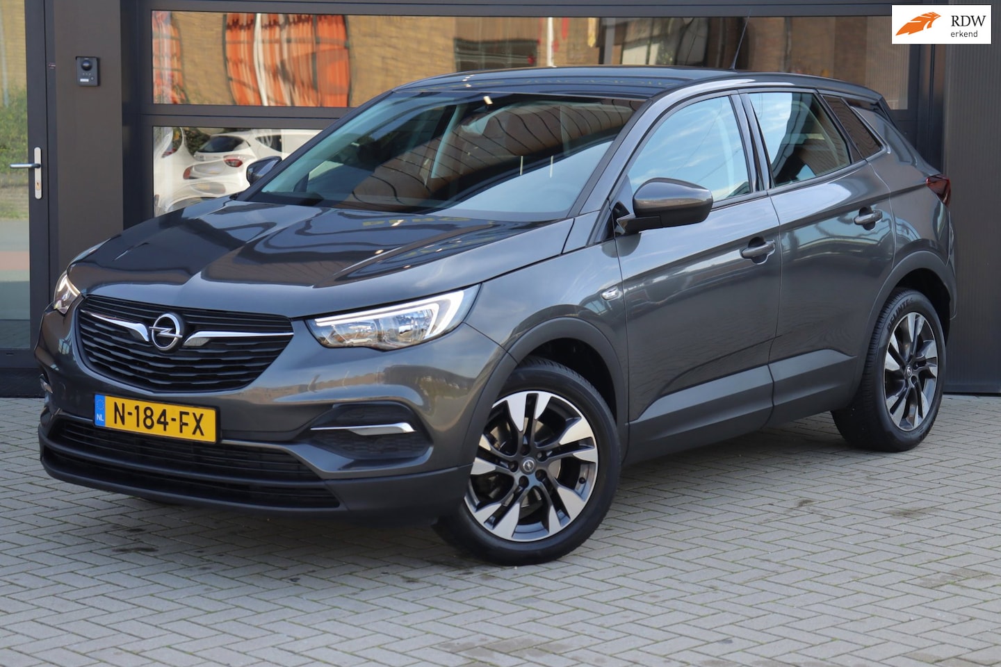 Opel Grandland X - 1.2 Turbo Ultimate | Cruise | Airco | Trekhaak | Sensoren | LM Velgen - AutoWereld.nl