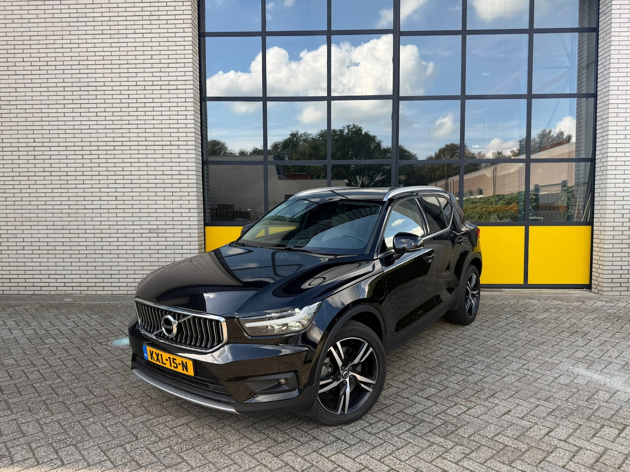 Volvo XC40 - 1.5 T4 Recharge R-Design Leer, Harman/Kardon, Camera, elk Kofferklep & Full Led - AutoWereld.nl