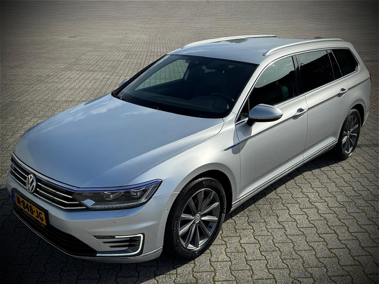 Volkswagen Passat Variant - 1.4 TSI GTE / Alcantara-Leder / Highline / Zwarte hemel / Camera / Adaptive cruise! - AutoWereld.nl