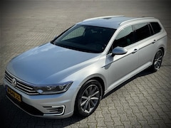 Volkswagen Passat Variant - 1.4 TSI GTE PHEV 218PK / Highline / Alcantara-leder / Zwarte hemel / Camera / Adaptive cru
