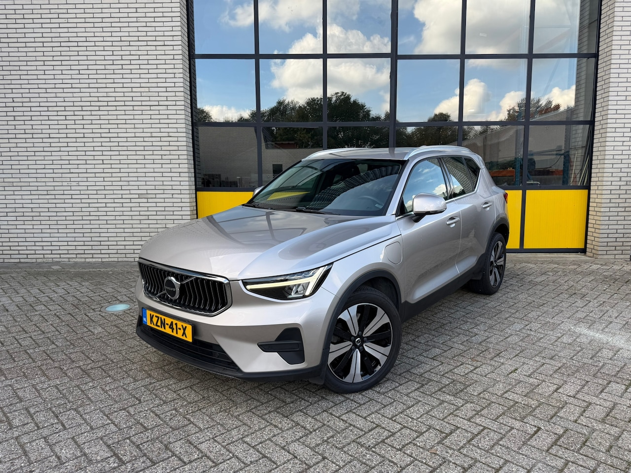 Volvo XC40 - 1.5 T5 Plug-in hybrid Ultimate Dark, Memory stoelen, Leer, Elk achterklep & Harman/Kardon - AutoWereld.nl