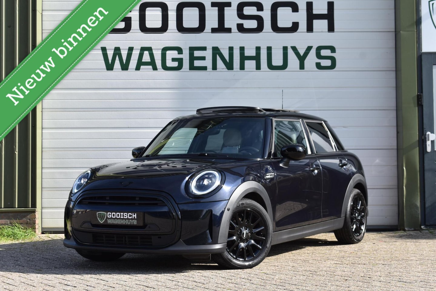 MINI 5-Deurs - 1.5 Cooper Camden Edition | Pano | Leder | Head UP | - AutoWereld.nl