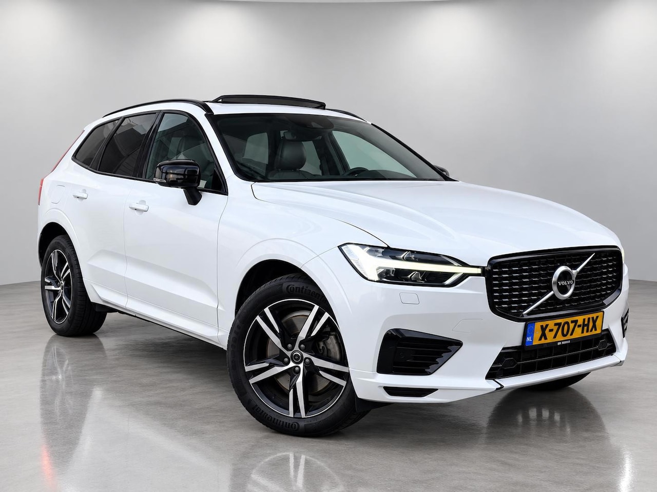 Volvo XC60 - 2.0 Recharge T6 AWD R-Design [Pano | 360 camera | Memory | Dealer OH] - AutoWereld.nl
