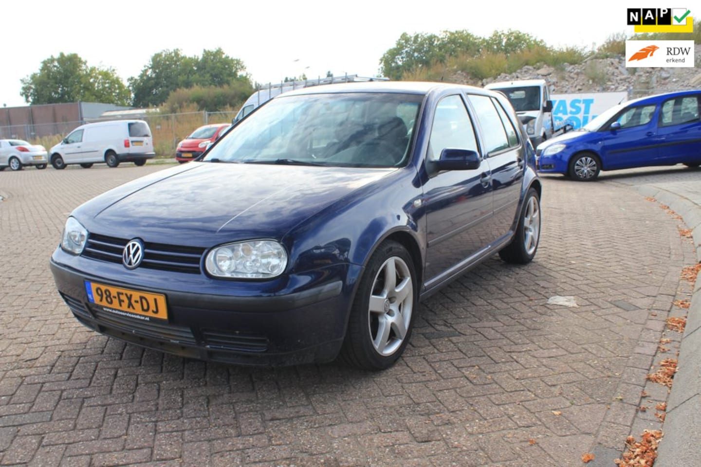 Volkswagen Golf - 1.6-16V Trendline AIRCO/elektrisch ramen/apk - AutoWereld.nl