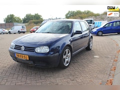 Volkswagen Golf - 1.6-16V Trendline AIRCO/elektrisch ramen/apk