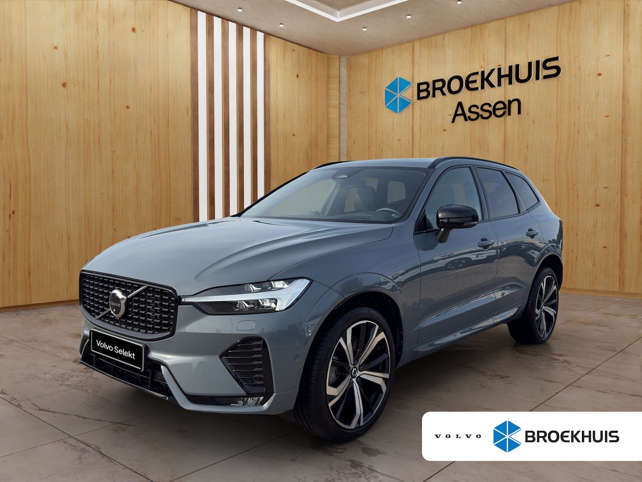 Volvo XC60 - B5 Ultimate Dark | Luchtvering | Bowers & Wilkins | Trekhaak | 360 Camera | Stoel + Stuur - AutoWereld.nl