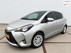 Toyota Yaris - 1.5 VVT-i Dynamic 5drs - Full Map Navi | cruise control | sensoren | trekhaak | bluetooth