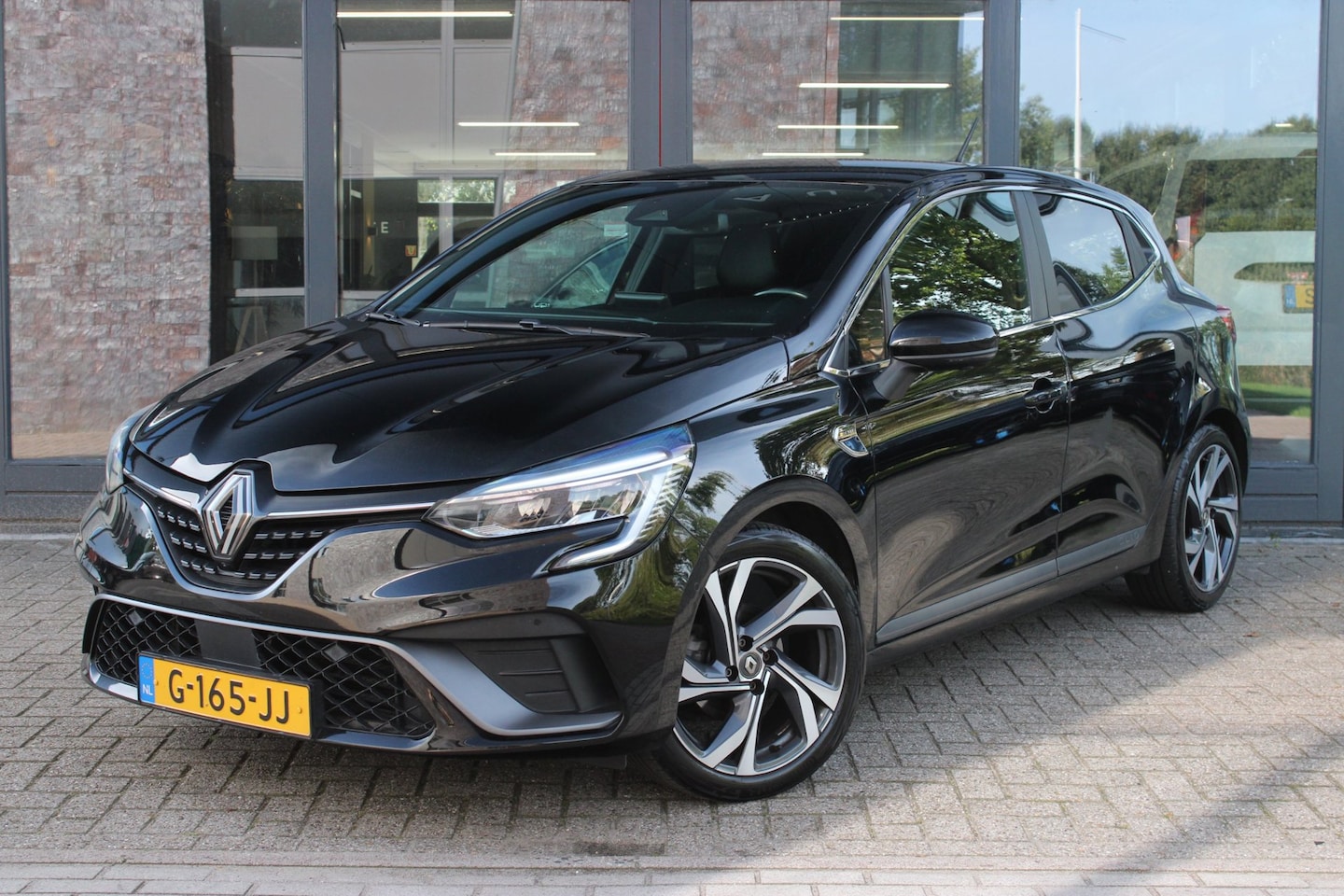 Renault Clio - 1.0 TCe R.S. Line | Trekhaak | 360 Camera | BLIS | Lane-assist | Cruise Control | Carplay - AutoWereld.nl