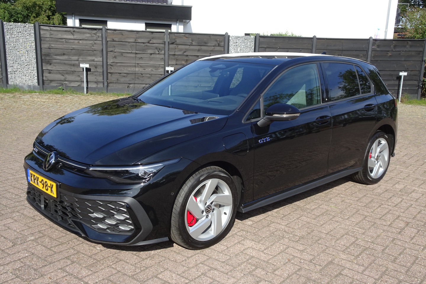Volkswagen Golf - 1.5 eHybrid GTE 272 pk * 5 Drs. * AIRCO *  LMV * NAVI * LEER * PANODAK * 360 CAMERA * IQ Light * - AutoWereld.nl