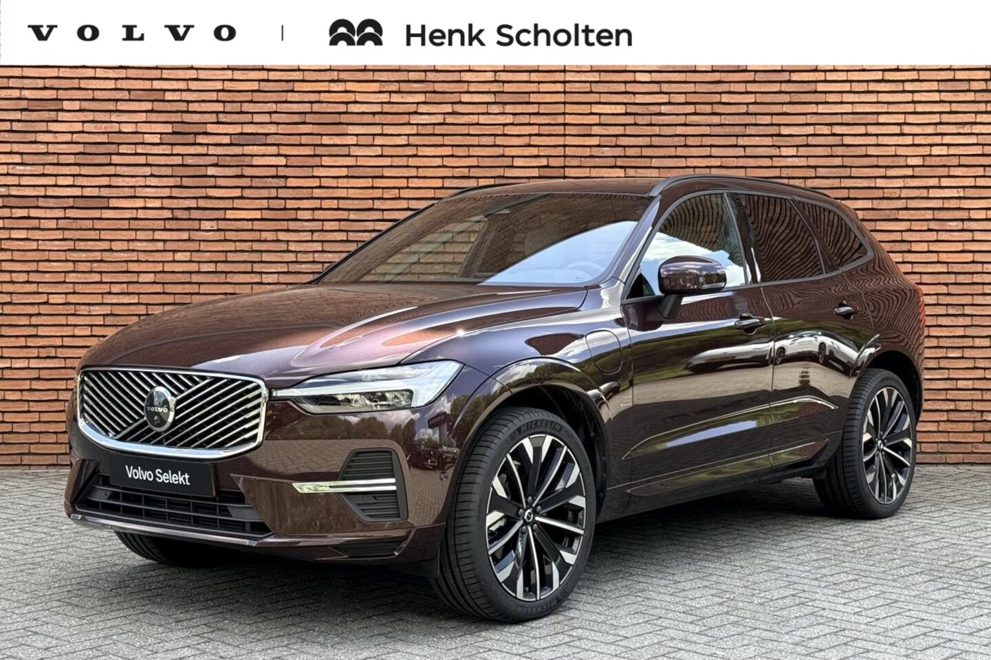Volvo XC60 - T6 Plug-in hybrid AWD Core Business Edition | Harman Kardon Geluidsinstallatie | Stuurwiel - AutoWereld.nl