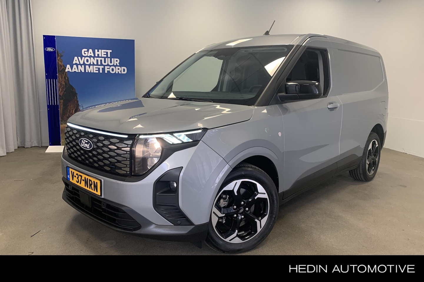 Ford Transit Courier - E-Transit Limited 44 kWh | Trekhaak | Achteruitrijcamera | Adaptive Cruise Control | - AutoWereld.nl