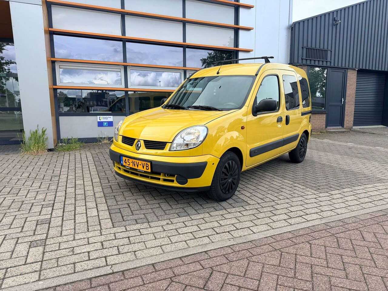 Renault Kangoo - 1.6 Benzine - 5 per - Airco - Rijdt goed - AutoWereld.nl