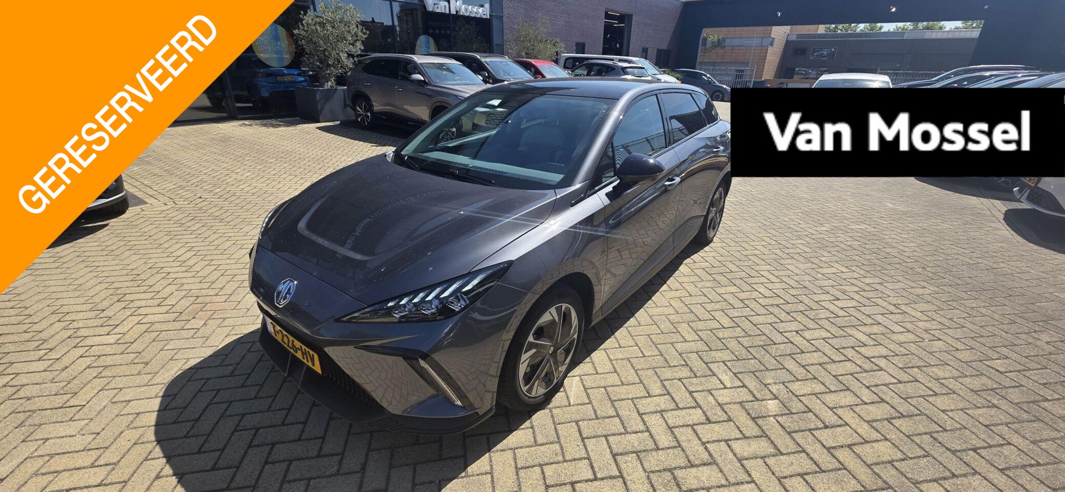 MG MG4 Electric - Luxury Long Range 64 kWh | Uniek interieur | 360 camera | stoel + stuur verwarming | Carpl - AutoWereld.nl