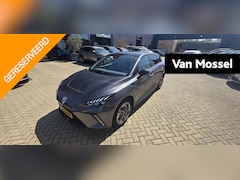MG MG4 Electric - Luxury Long Range 64 kWh | Uniek interieur | 360 camera | stoel + stuur verwarming | Carpl