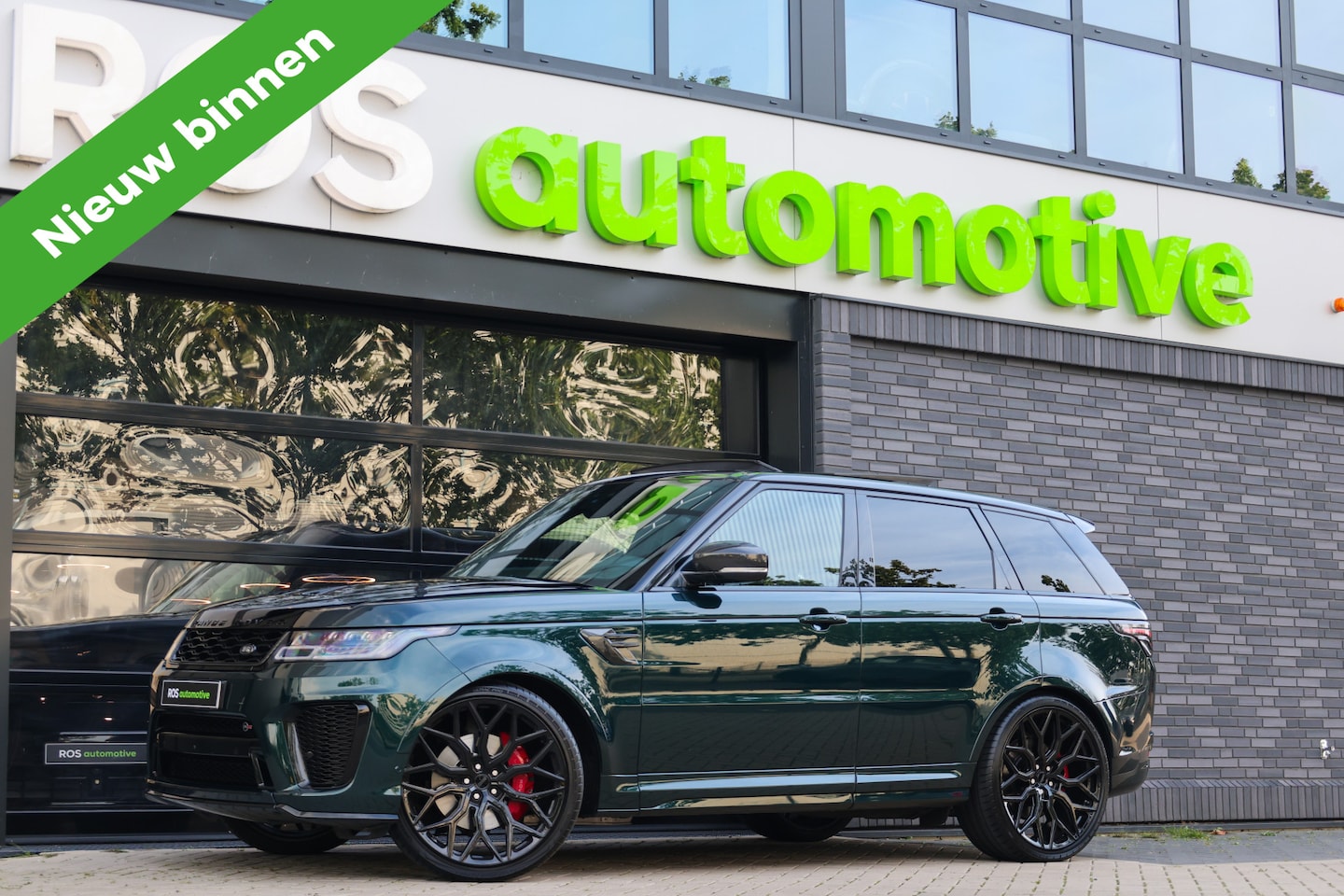 Land Rover Range Rover Sport - P575 SVR | UNIEK! | SVO RACING GREEN | 24'' VOSSEN | 4X STOELVERKOELING | DEALER ONDH | HU - AutoWereld.nl
