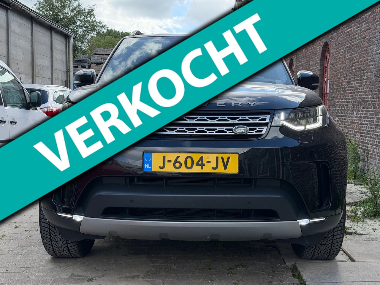 Land Rover Discovery - 2.0 Sd4 HSE Luxury 7p. Bomvol Opties Leer Pano Cruise Trekhaak Nieuwe Motor - AutoWereld.nl
