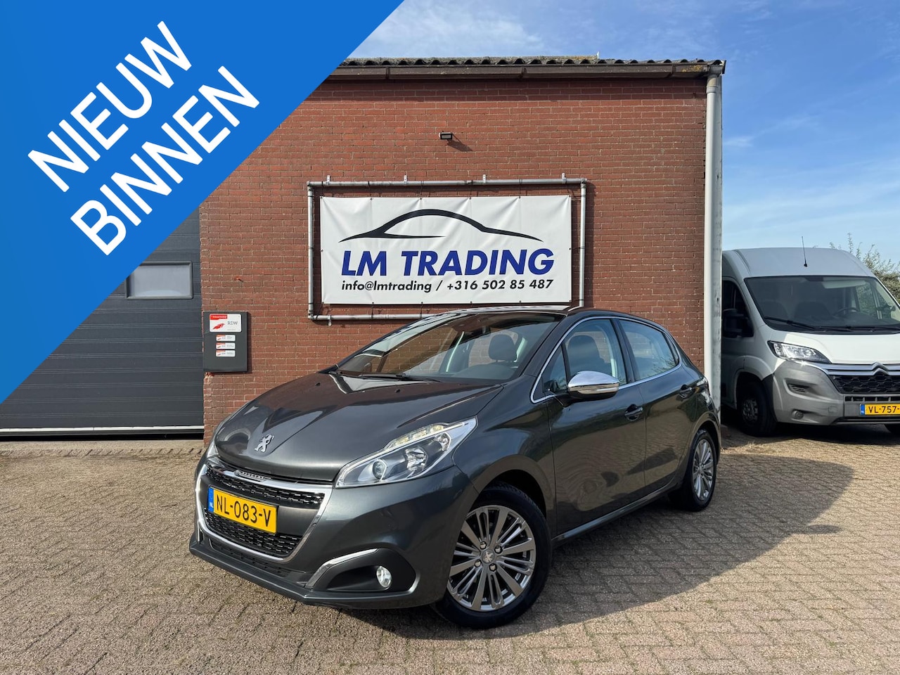 Peugeot 208 - 1.2 PureTech Blue Lease Premium NAVI CLIMA CAMERA LMV PDC CRUISE 2 SLEUTELS + BOEKJES! NAP - AutoWereld.nl