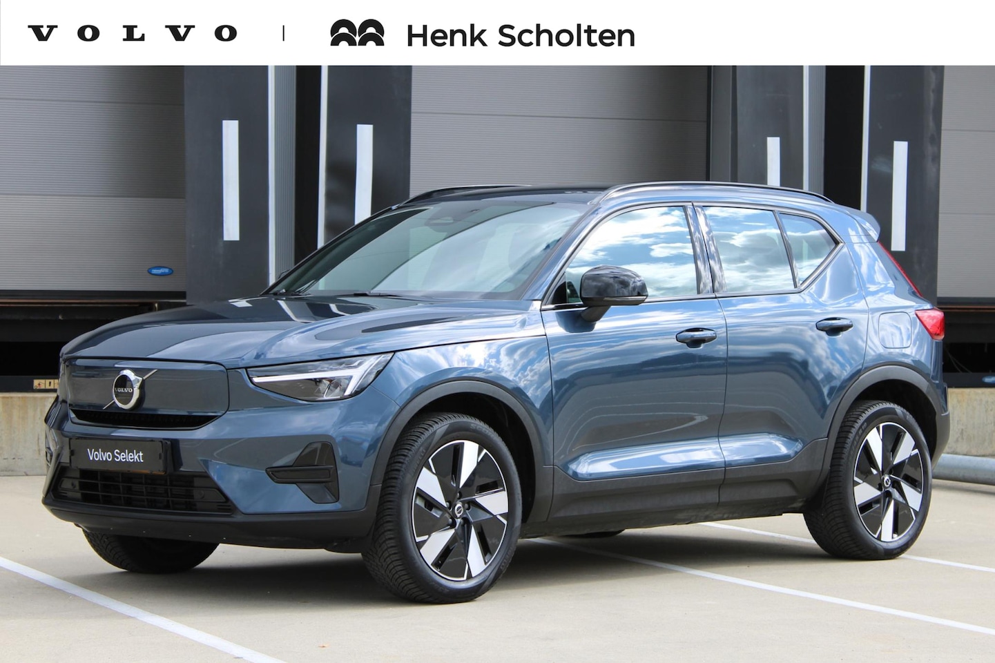 Volvo EX40 - Single Motor Extended Range Plus 82 kWh | Trekhaak | Verwarmbare voorstoelen en stuurwiel - AutoWereld.nl