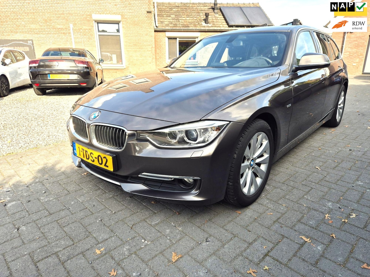 BMW 3-serie Touring - 316i Executive Upgrade Navi Clima Cruise - AutoWereld.nl